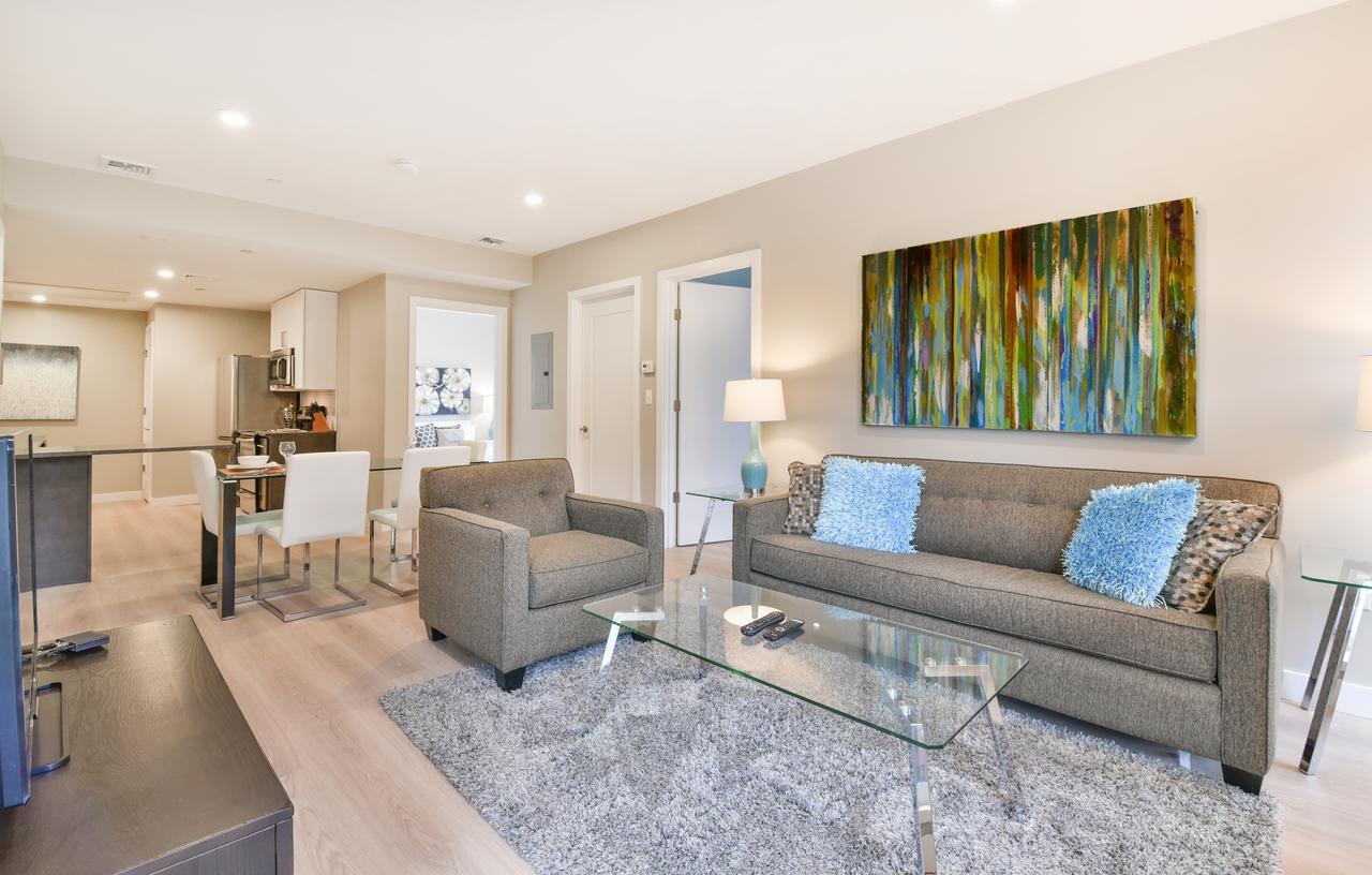 Global Luxury Suites At Longwood ブルックライン エクステリア 写真