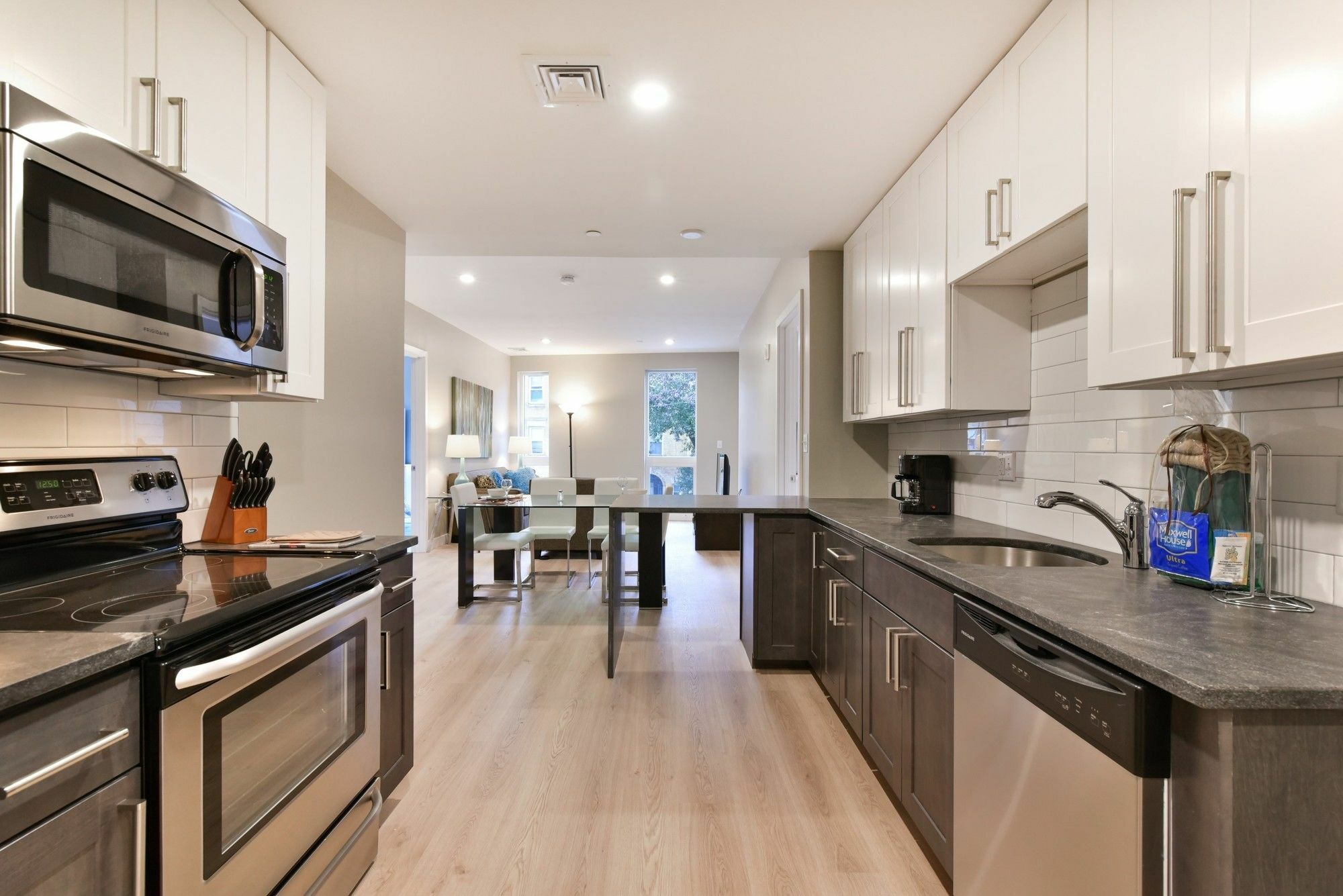 Global Luxury Suites At Longwood ブルックライン エクステリア 写真